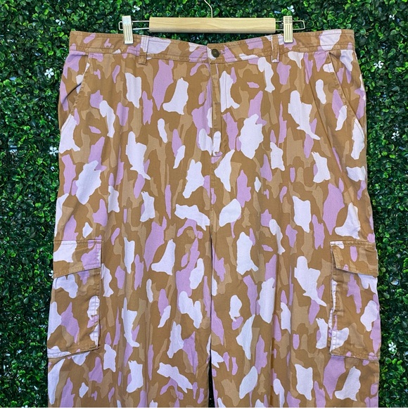 Cargo Pants - Picture 4 of 7